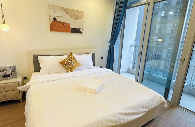 Saigon River View Apartment in Vinhomes Central Park 7