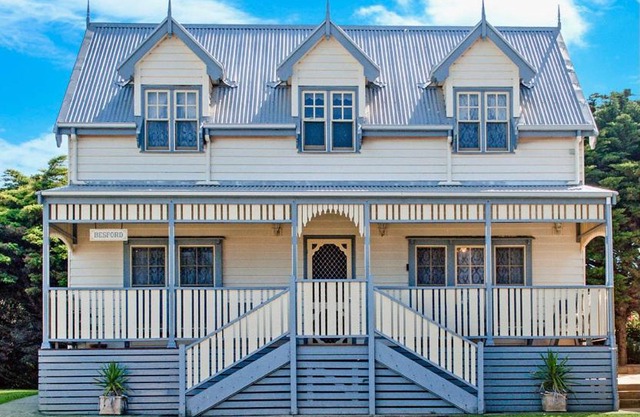 Sails - elegant, spacious beach villa