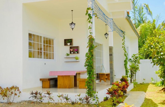 Saint Cottage River Side