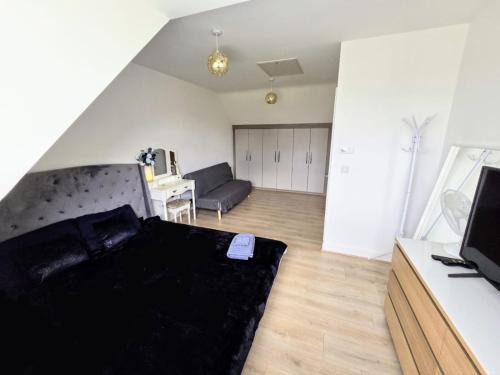 Saints Homestay - Netflix - WiFi