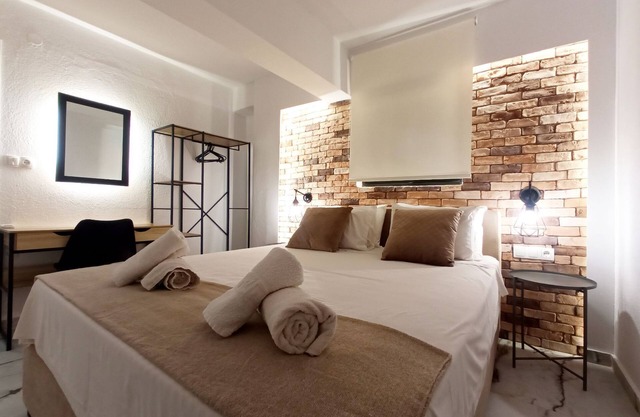 Salonikiou Beach Deluxe Apartments