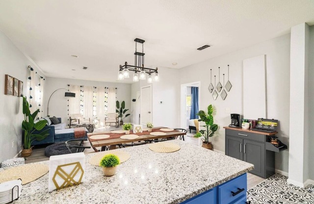 San Antonio Charming 3 br 2 bath 6 min to downtown