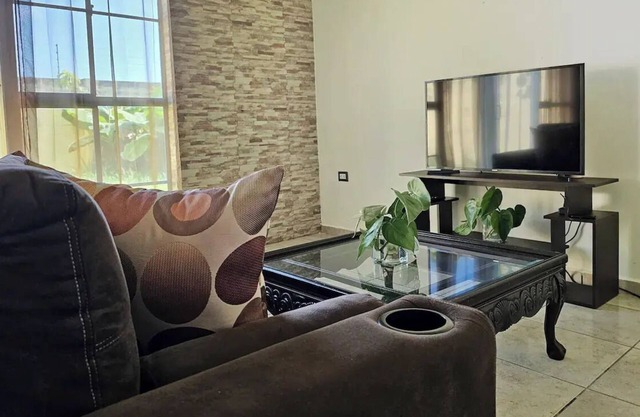 San Gabriel 2Brm Garden A/C Wifin