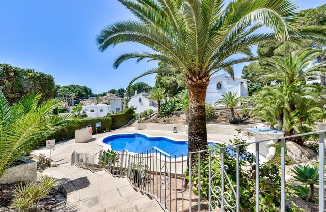 SAN JAIME, nice bungalow in Moraira for 4 adults and 2 children with communal pool and free wifi