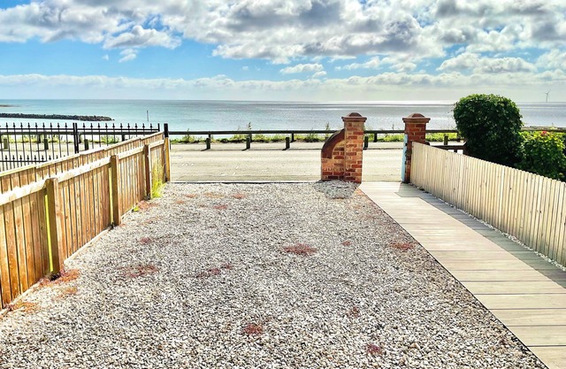 Sandbanks (for dolphin watching). Spectacular views. Off street parking.
