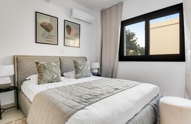 Sanders Cruise - Bright 2-bdr apt w2 balconies