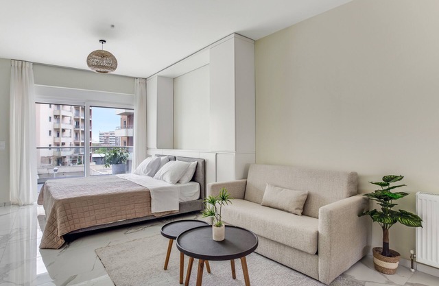 Sanders Old Port - Nice Studio with Balcony