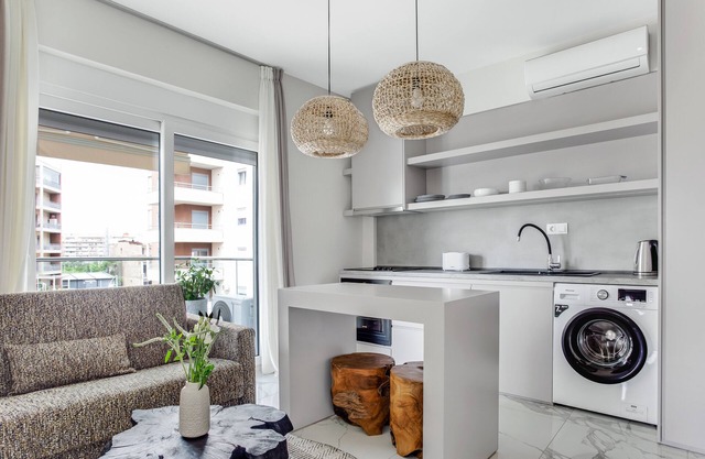 Sanders Old Port - Super 1-Bdr Apt with Balcony