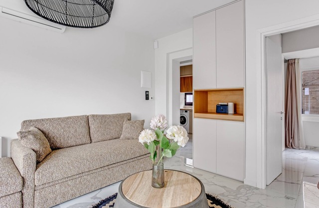 Sanders Old Port - Cute 1-Bdr Apt with Balcony