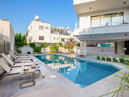 Sanders Olive Shared Pool Apartments