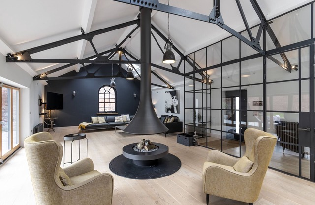 SandiLodge & Cottage Sleeps 16