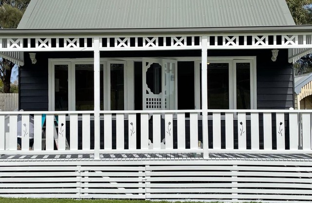 Sandpiper - charming beach villa