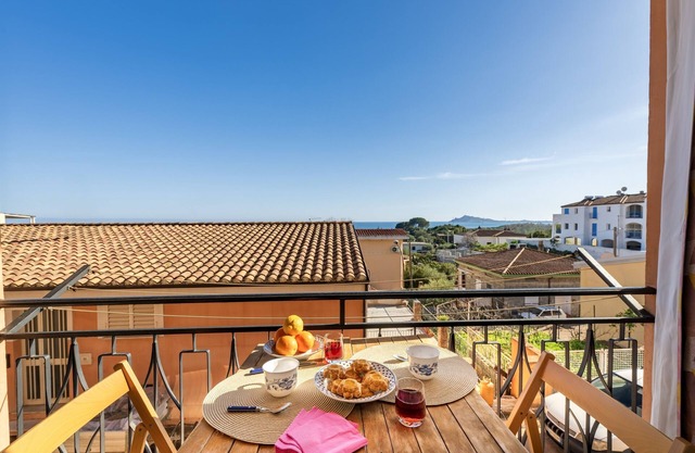SANTA MARIA NAVARRESE WITH GARDEN AND SEA VIEW