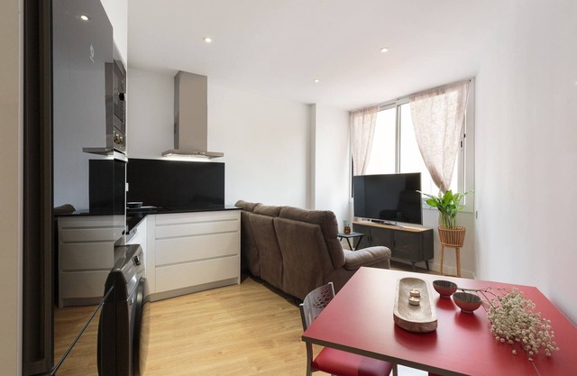 Sants Estudio - One Bedroom Apartment, Sleeps 2