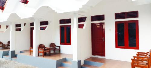 Sarwi Endah Beach Cottage