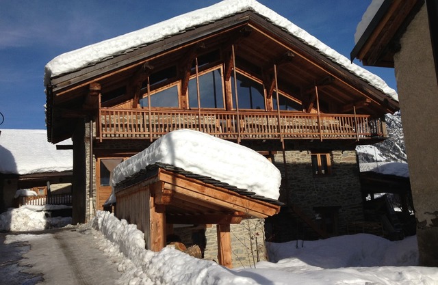 Savoyard chalet connected to the resort of Les Arcs, rental from Sunday to Sunday