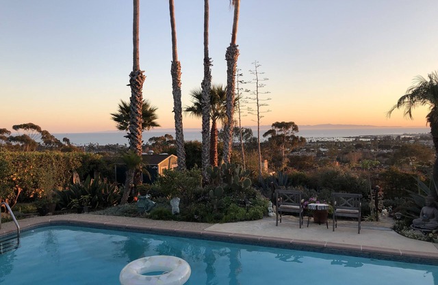 SB home.n Pool, hot tub. Gardens. Fab. Views. Quiet.