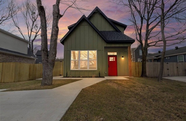 Scarlet Cottage