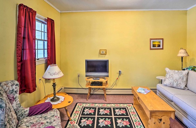 Scenic Hancock Retreat: 4 Mi to Jiminy Peak!