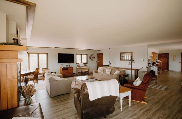 Scenic Rural Farmhouse that can sleep up to 20