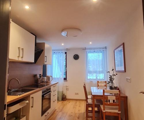 Schönes Ferienhaus mit Balkon und Terrasse in ruhiger Lage