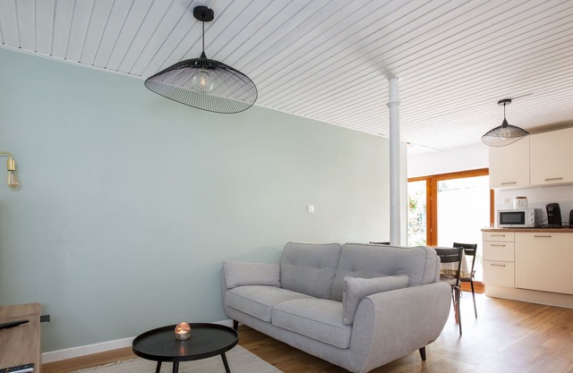 Schlofa - One Bedroom Apartment, Sleeps 2