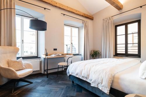 Schwarzer Adler - Concept Living