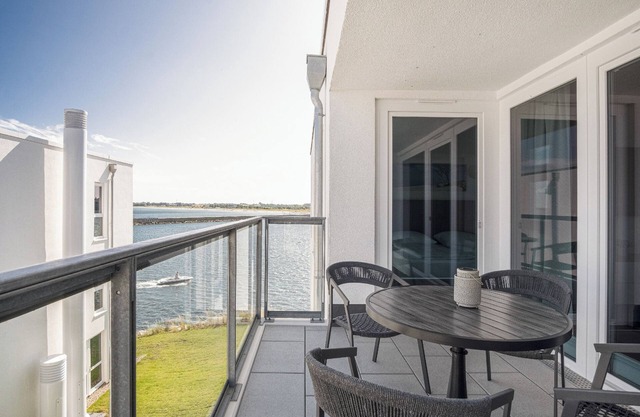 Sea air - 1st row on the water, balcony, indoor swimming pool, underground parking space