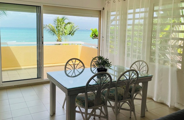 Sea, boat and mountain views, beach just around the corner!