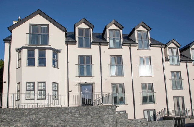 SEA BREEZE, family friendly, luxury holiday cottage in Benllech
