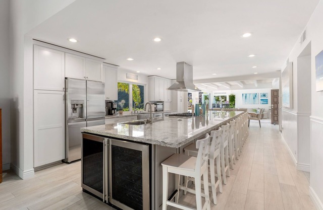 Sea Esta Laguna Beach House Ocean View near Victoria Beach, Parks, & Restaurants