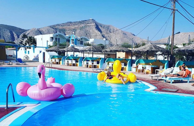 Sea Front Studio with Pool