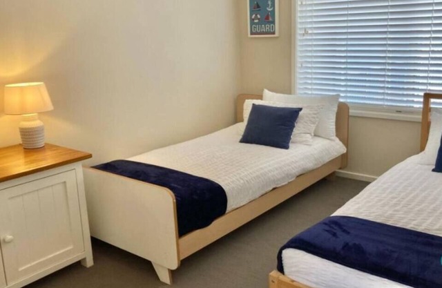 Sea Sounds - Ultimate beachhouse with views