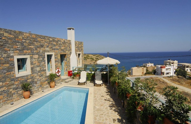 Sea vew villa with traditional Cretan colour