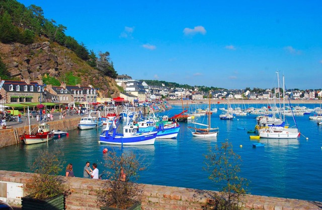 Sea view apartment, 1 bedroom, 2 people and a baby