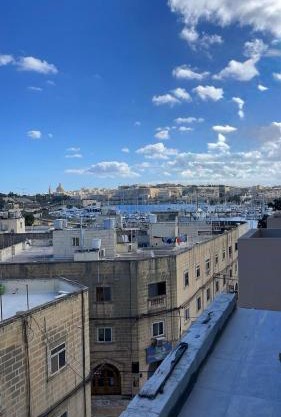 Sea view Gzira Seafront luxury 3-bedroom Apartment