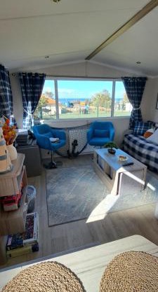Sea view holiday home with accessible ramp and WiFi