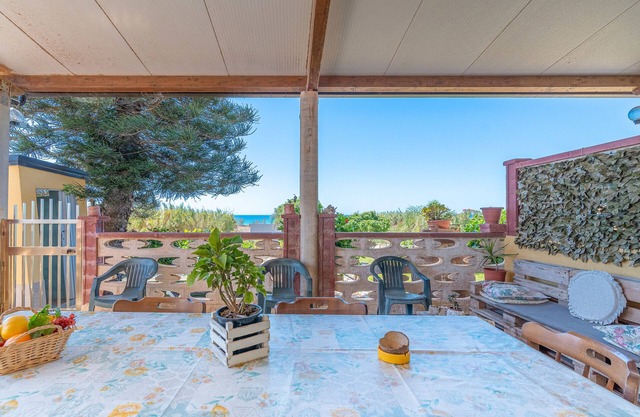 'Sea View' just steps from the sea