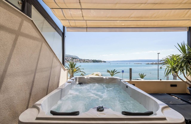 Sea View Luxury Rooms Seven of Nine