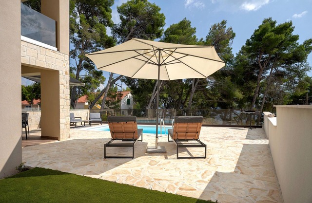 Seafront Apartment Totally Beach’in + Private Pool