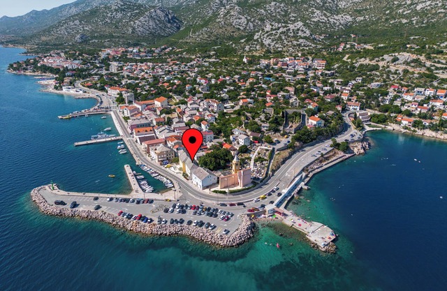 Seafront Apartment Sanja, Karlobag, Croatia