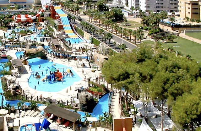 Seafront apartment with large 50m terrace