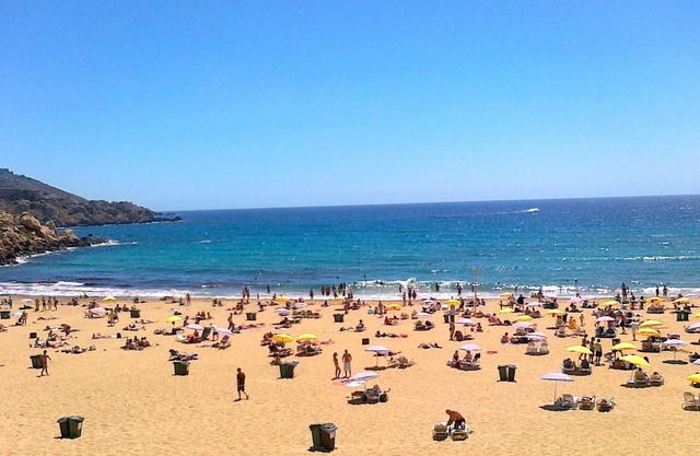 Seafront Luxury APT With Pool