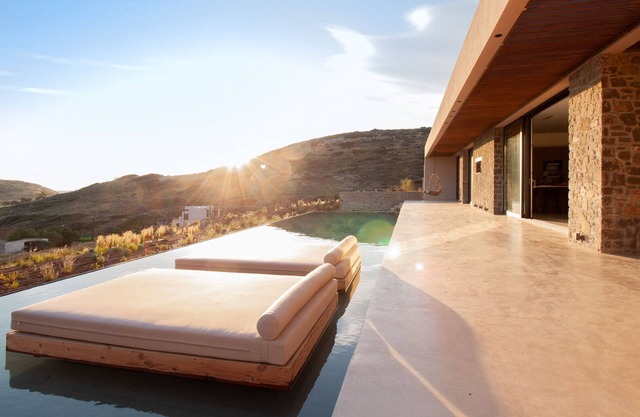 Seafront Villa - 50m from the beach