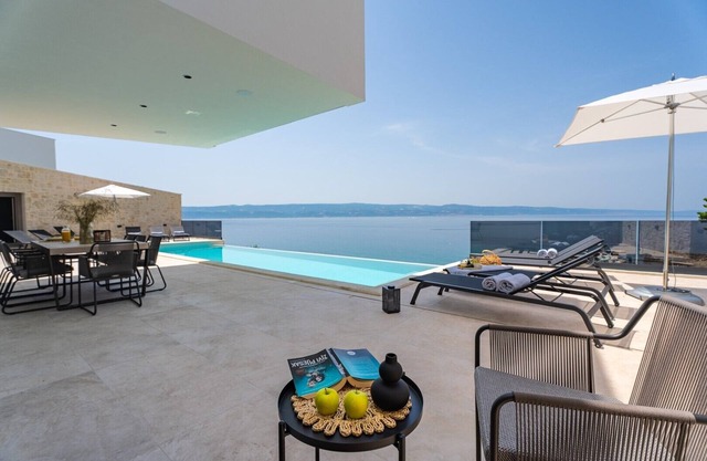 Seafront Villa Kiara with 5 en-suite bedrooms in Omiš