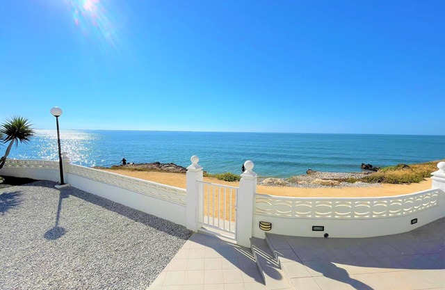 Seafront villa with private swimming pool