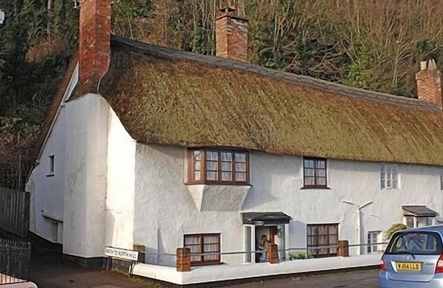 Seagate Cottage, 17C Fisherman's Cottage, opposite beach with beautiful views