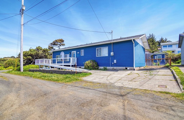 Seahawk Nest - Ocean View Home with Wheelchair Accessibility