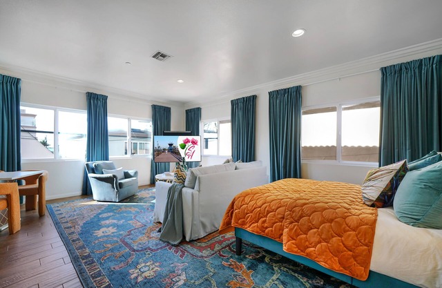 Seal Beach Private Guest Suite · 180° Ocean Views from Private Rooftop Deck