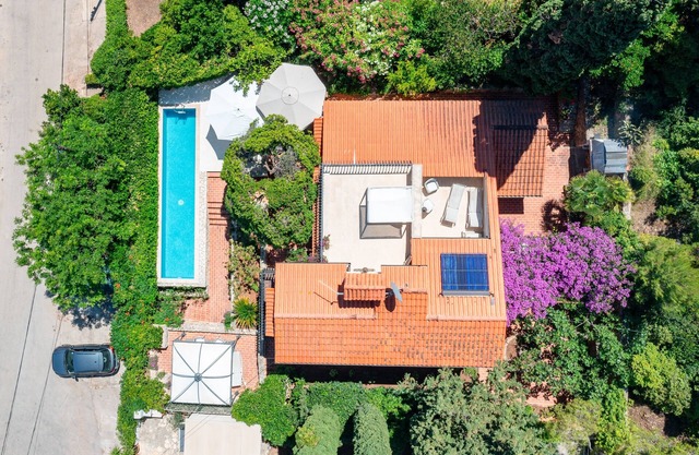 Seaside family friendly house with a swimming pool Jelsa, Hvar (K-23760)